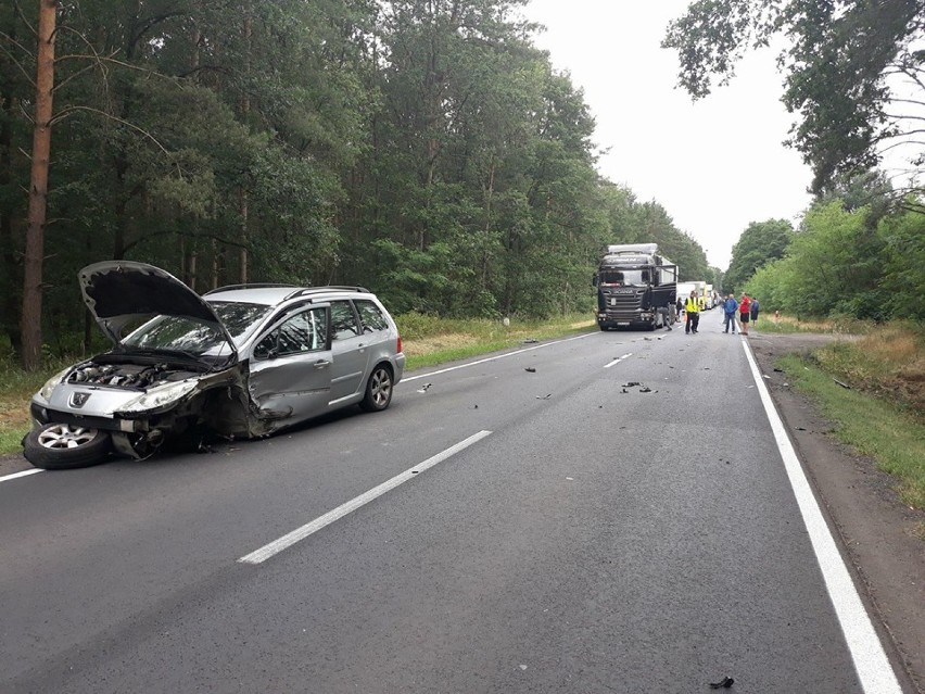 Kolizja na trasie Bukowiec-Grodzisk. Poszkodowany trafił do szpitala! ZDJĘCIA