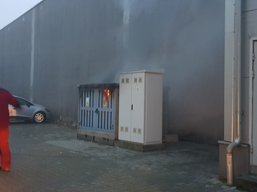 POŻAR: Strażacy gasili ogień, który pojawił się w transformatorze [ZDJĘCIA]