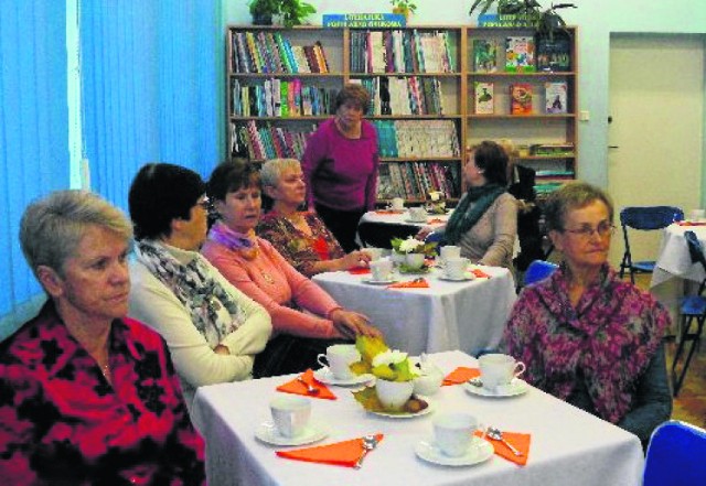 Spotkania i wykłady organizowane cyklicznie w bibliotece przy ul. Bartkowskiego cieszą się sporą popularnością