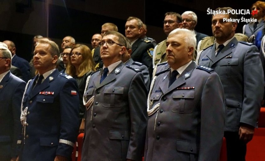 Święto Policji w Piekarach Śląskich. 38 funkcjonariuszy otrzymało awanse 