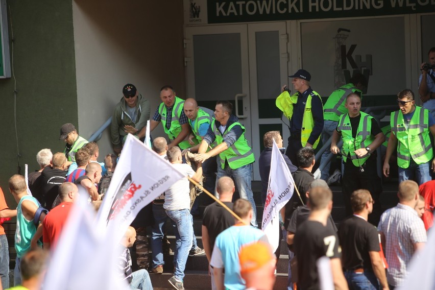 KWK Kazimierz-Juliusz: górnicy z Sosnowca protestowali w Katowicach [ZDJĘCIA]