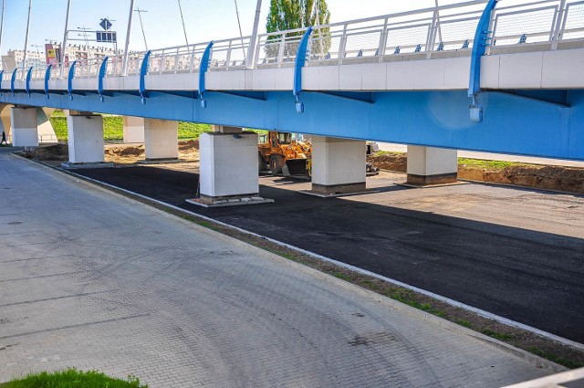 Plac o powierzchni około 1300 m. kw.  ma służyć rolkarzom. W Slalom Parku ułożona została pierwsza warstwa asfaltu, obiekt ma być doświetlony, pojawią się też przenośne bandy do hokeja i ławki.

Koszt inwestycji to ok. 150 tys. zł.