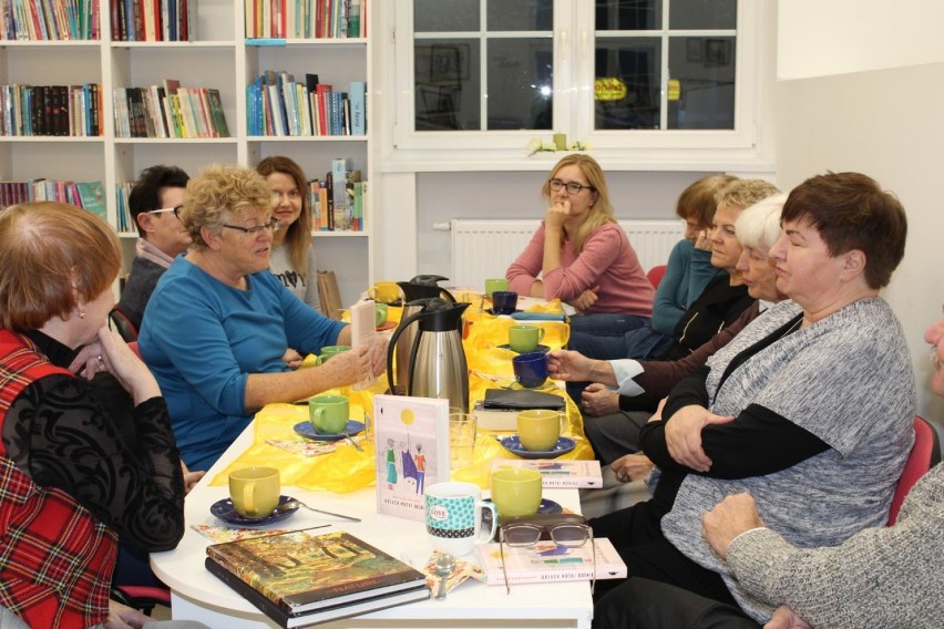 Wolsztyn: w bibliotece spotkali się członkowie Dyskusyjnego Klubu Książki 