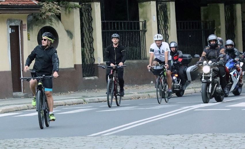 Bracia Collins na rowerach przyjechali z Sopotu do Legnicy, aby ratować życie Amelki!