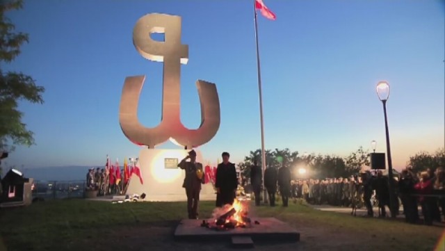 Zgaszono ogień pamięci na Kopcu Powstania Warszawskiego [zdjęcia, wideo]