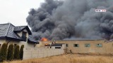 Wielki pożar pod Kępnem. W miejscowości Jankowy spłonął magazyn pianki tapicerskiej. FOTO, WIDEO