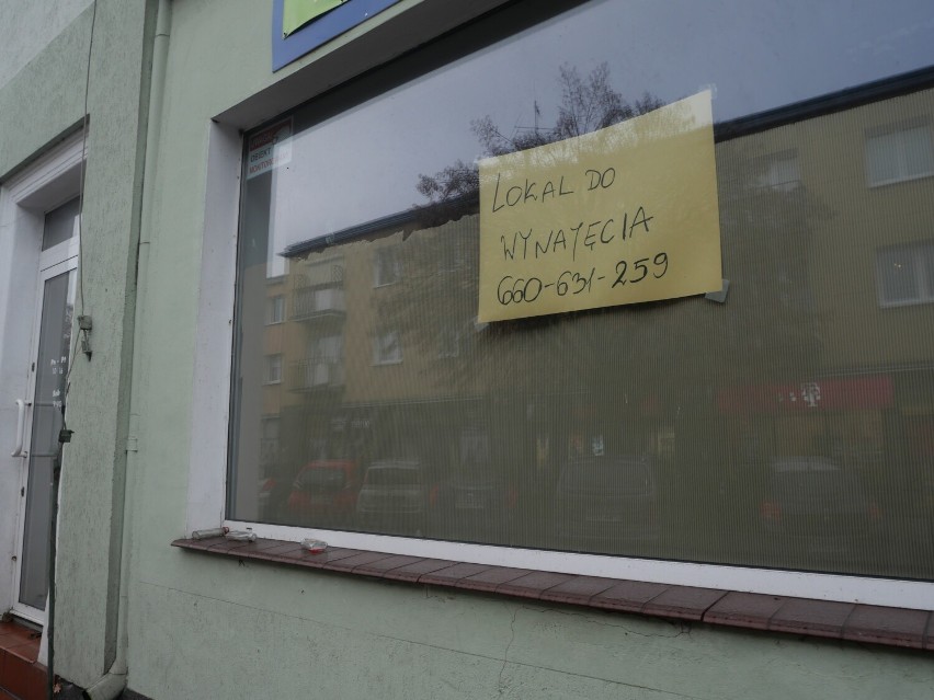 Puste lokale handlowe w centrum Wągrowca. Czy okolice Rynku umierają?  Znamy stanowisko wągrowieckich radnych