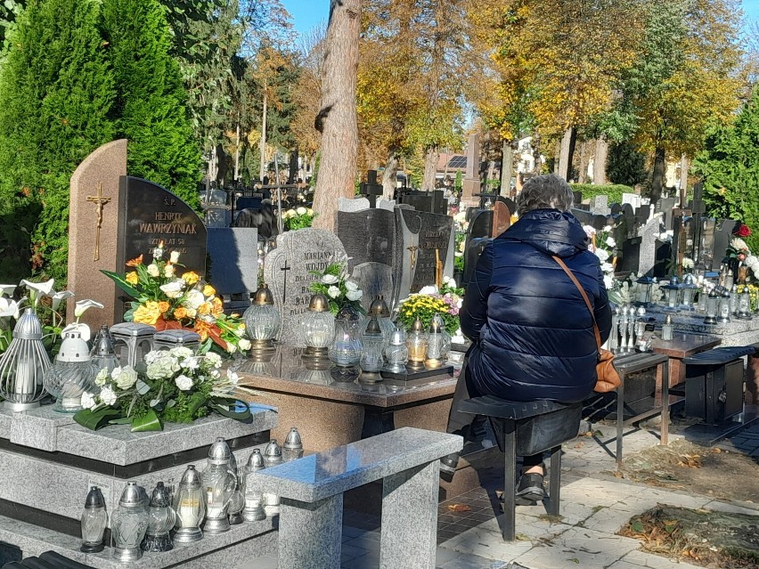 Dzień Zaduszny 2023 na starym cmentarzu w Zduńskiej Woli