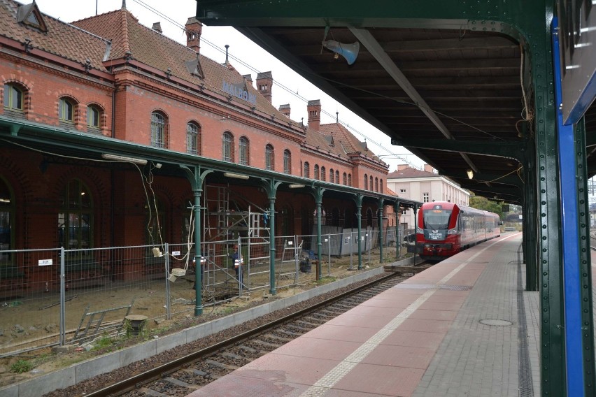 Stacja PKP Malbork. Trwa przebudowa, peron 1 jeszcze nie dla podróżnych