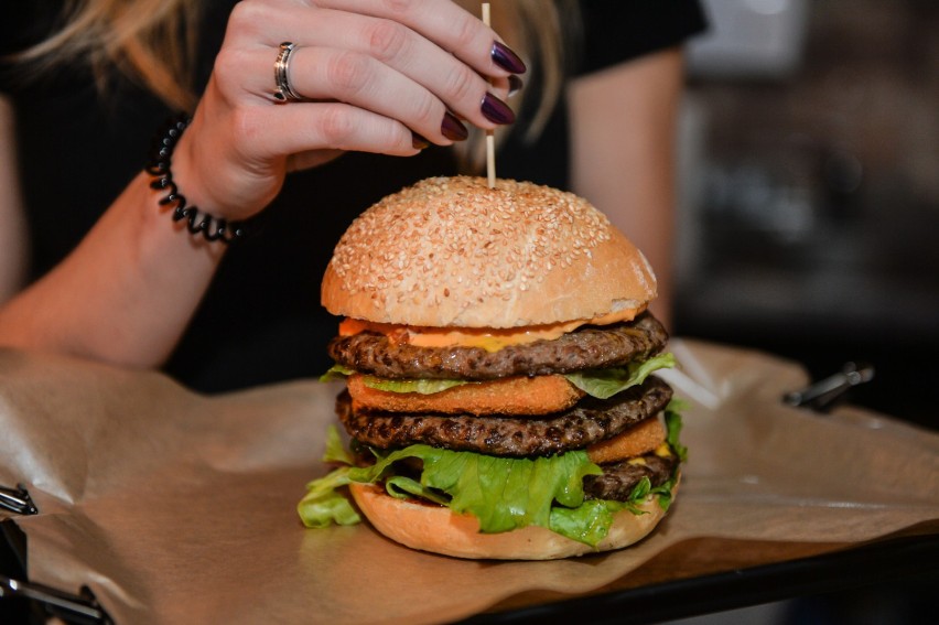 CUSTOM BURGERS

LOKALIZACJA
Rubież 1A, Szczecin 

Godziny...