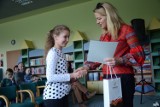 Bełchatów. Biblioteka nagrodziła dzieci za udział w konkursach [ZDJĘCIA]