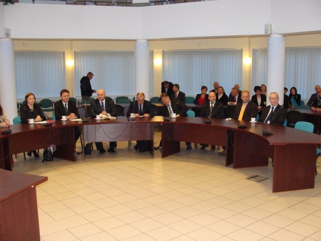 Rada Miasta we Włodawie w poniedziałek spotkała się na pierwszej sesji.