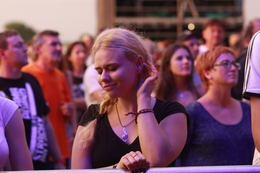 Tak się bawi publiczność na festiwalu w Jarocinie [ZDJĘCIA]