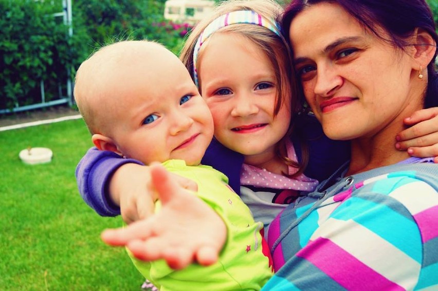 Monika Grapp z Pucka z córkami Oliwią i Nikolą