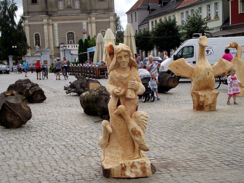 Plener rzeźbiarski na zbąszyńskim rynku 4-7 sierpnia 2016 [Zdjęcia]