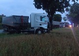 Wypadek na DK12 w Korytnicy - ciężarówka wjechała w osobowego fiata ZDJĘCIA