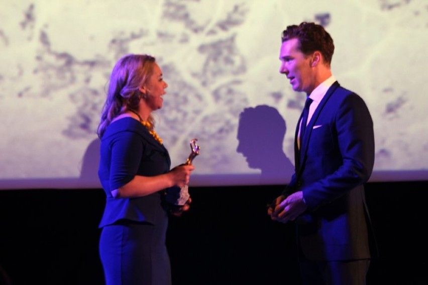 Benedict Cumberbatch odbiera nagrodę w Krakowie