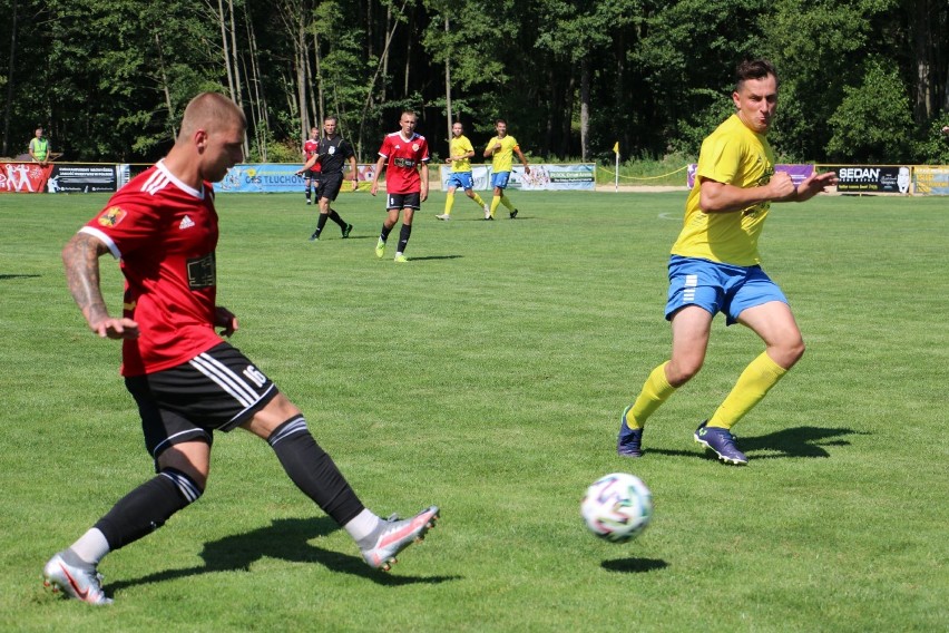 Derby w Tłuchowie. Miejscowa Tłuchowia Tłuchowo przegrała z...