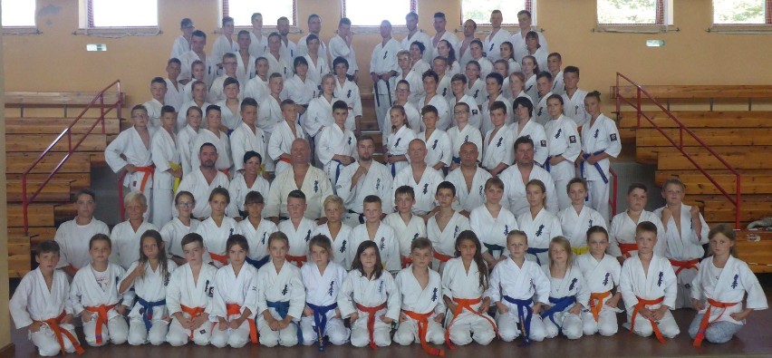 Zawodnicy Malborskiego Klubu Kyokushin Karate po zgrupowaniu w Łebie