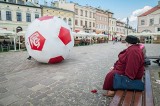 Mecz otwarcia na 5 stadionie w Rzeszowie. Luis Figo, Marco van Basten i Zbigniew Boniek