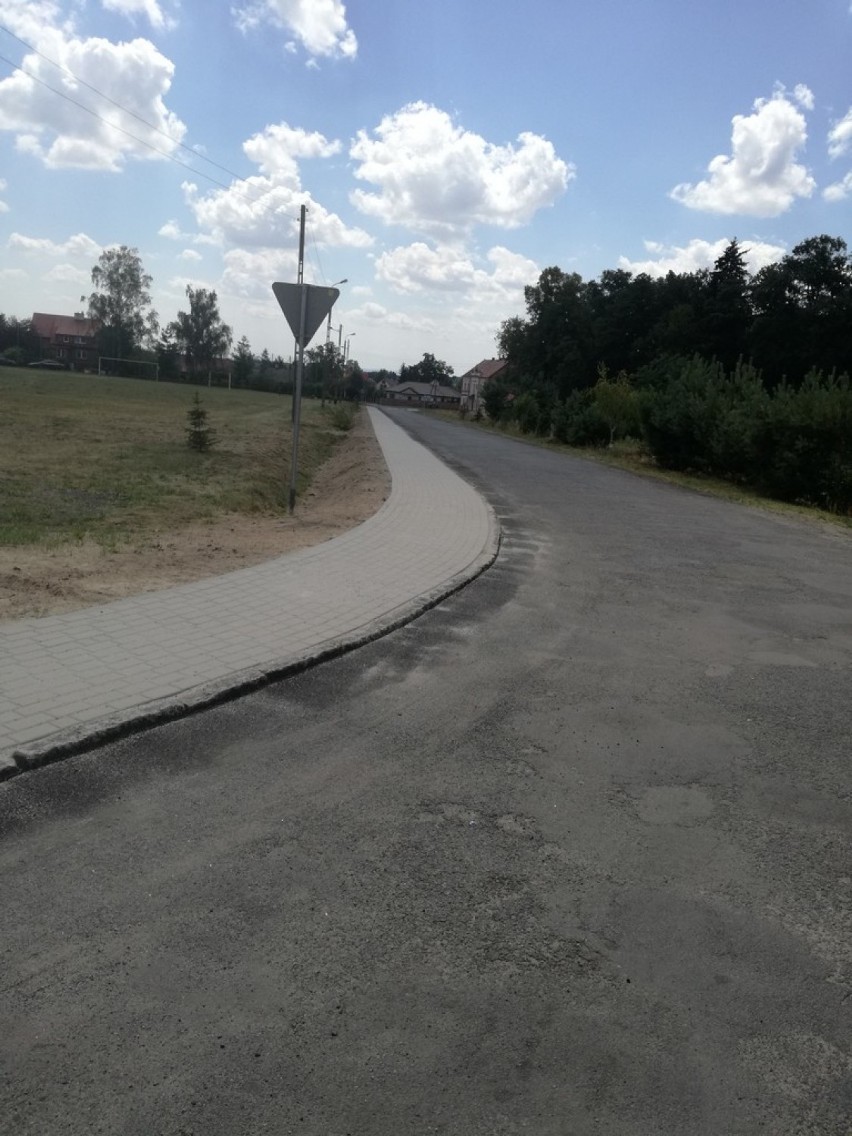 Nowe chodniki w gminie Lubin. To wspólna inwestycja powiatu...