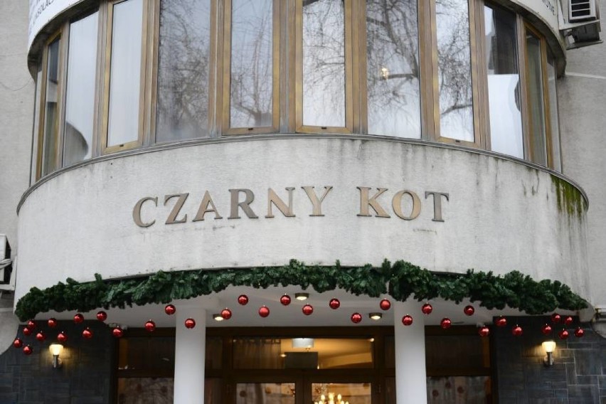 Czarny Kot, Warszawa. Paskudny budynek nie zniknie?...