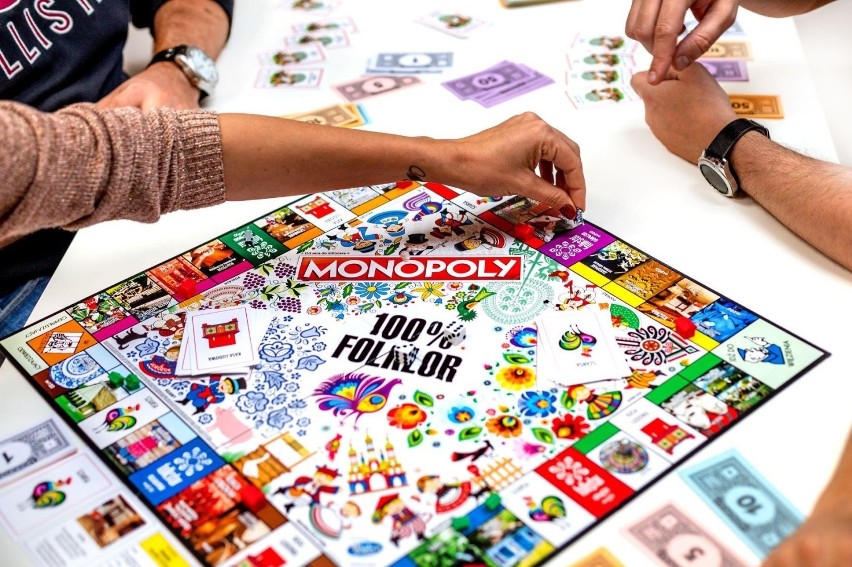 Łowicka firma wydała grę "Monopoly" w wersji folkowej [ZDJĘCIA]