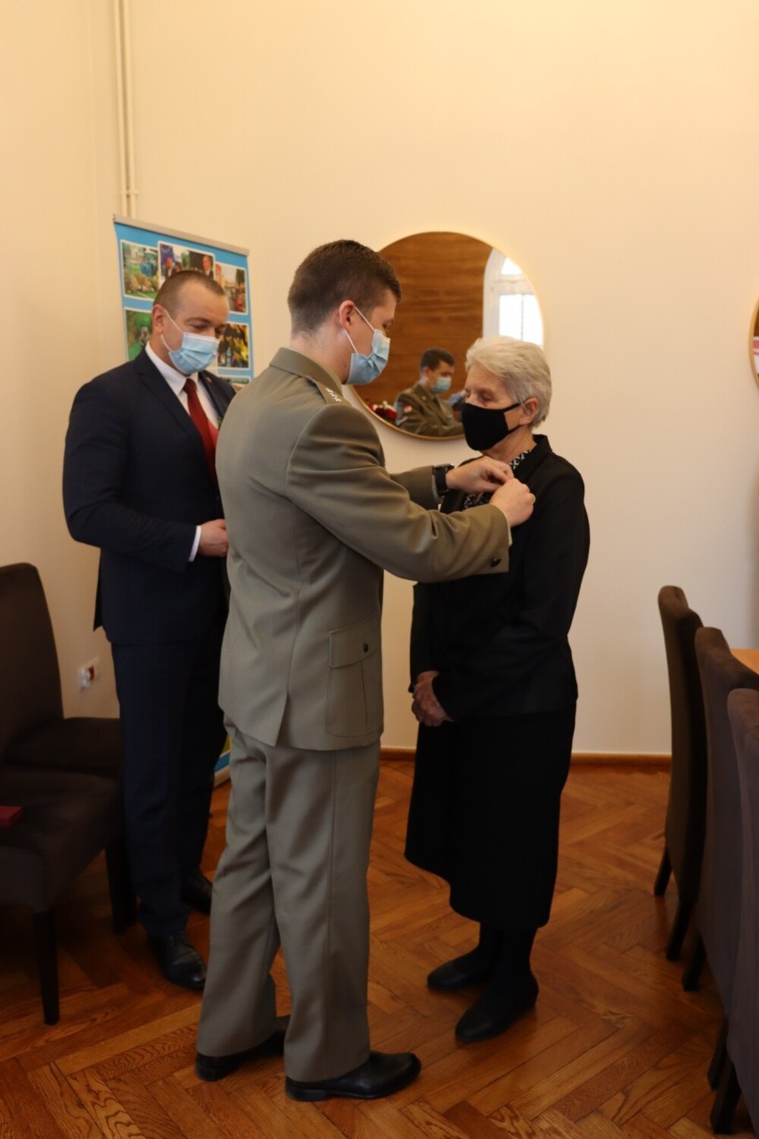 Kobylin: Jan i Marianna Woźniakowie odznaczeni medalem ,,Za zasługi dla obronności kraju”