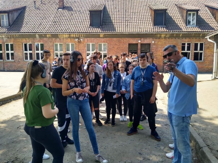 Wycieczki uczniów z powiatu poddębickiego w ramach programu „Poznaj Polskę” ZDJĘCIA