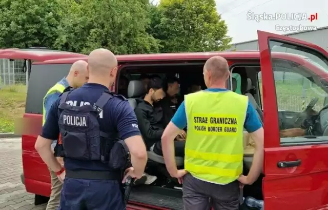 Częstochowa. Siedem osób zostało oskarżonych o udział w grupie przemycającej Syryjczyków do Niemiec