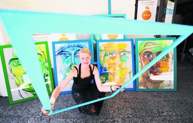 W tym roku Kama Kuik, inicjatorka i organizatorka akcji, sama malowała portrety