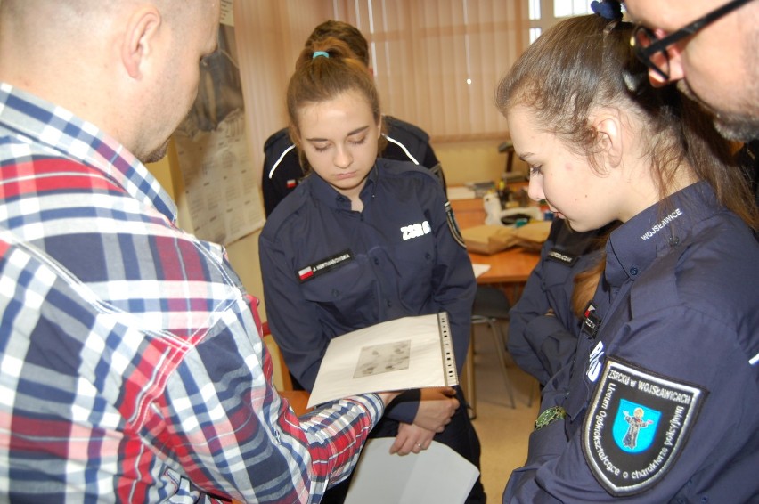 Kadeci z Wojsławic odwiedzili policjantów