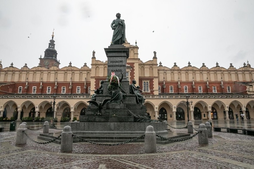 "Adaś", Wawel, Kazimierz, Sukiennice... wymieniać można by w...