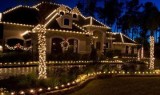 Świąteczne oświetlenie domu