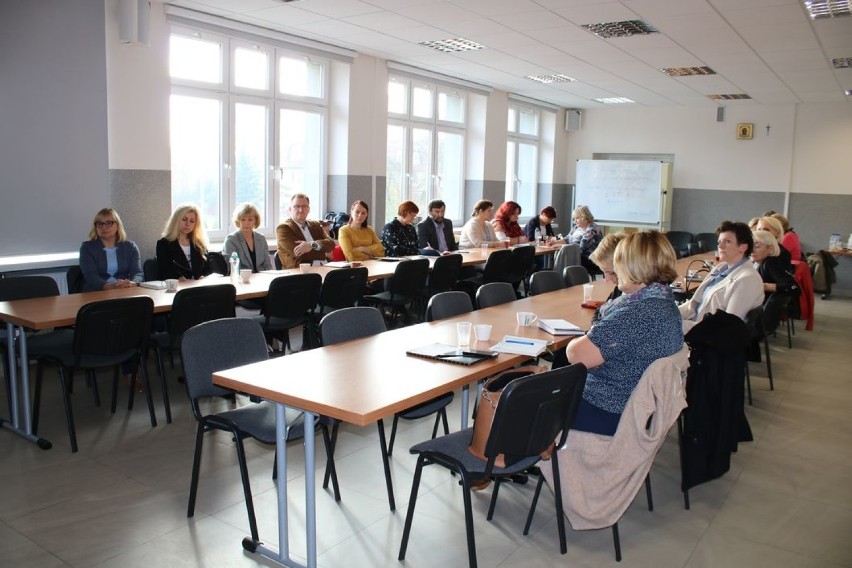 Policja nie pozostaje obojętna na zagrożenia czyhające w bielskich szkołach