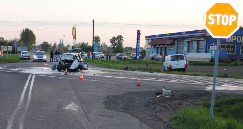 Wypadek w Strzelnie. Tragiczny początek majówki