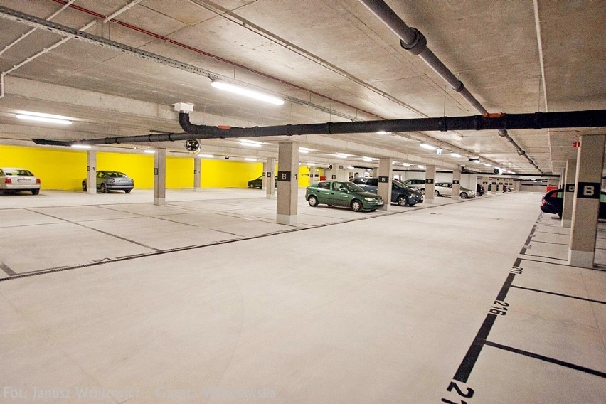 Czy nowy parking przy Hali Ludowej rozwiąże problemy kierowców? (ZDJĘCIA)