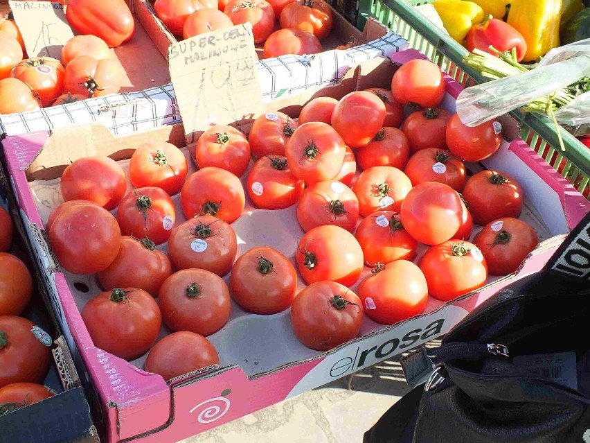 Sobotnie targowisko w Starachowicach. Jakie ceny owoców i warzyw? Zobaczcie 