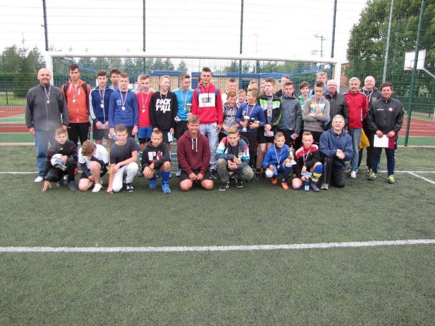 Turniej Piłki Nożnej Młodzieżowej, Żelistrzewo 2015. Gimnazjum Żelistrzewo i SP Połczyno