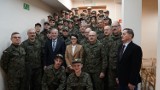 Uczniowie klas mundurowych ze strzeleckich szkół spotkali się z polskimi i amerykańskimi żołnierzami (ZDJĘCIA)