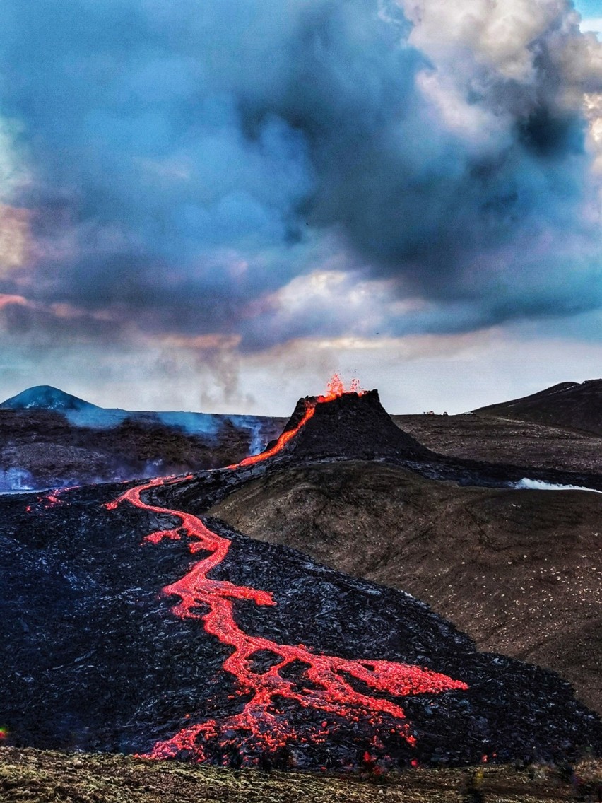 Erupcja wulkanu na Islandii. Ola z Pomorza uchwyciła to niezwykłe zjawisko (ZDJĘCIA I WIDEO)