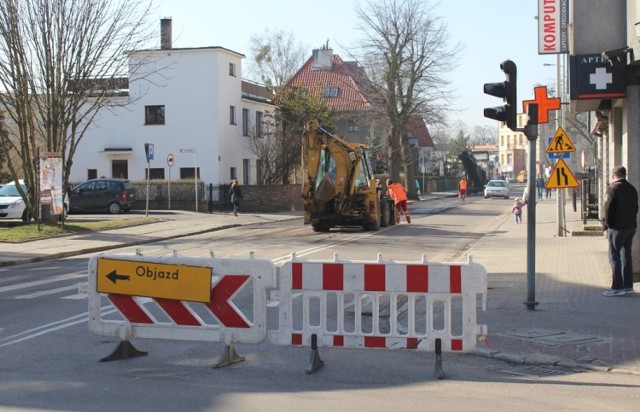 Ekspresowy remont na Armii Krajowej