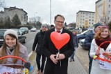 Wybory Radomsko 2016: Walentynkowa kampania wyborcza na targowisku [ZDJĘCIA]