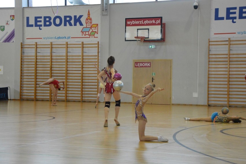 Lębork. Jak uczyć się gimnastyki artystycznej, to od najlepszych. Ukraiński klub zaprasza