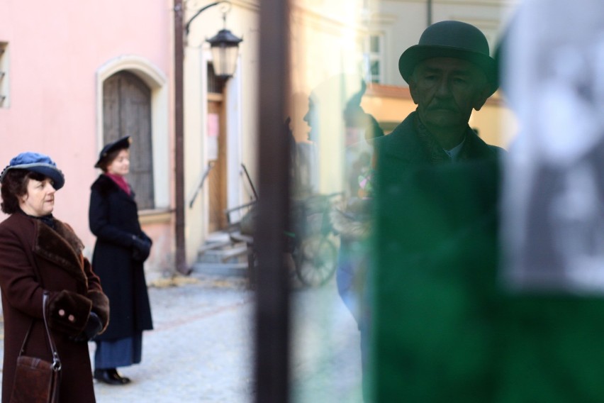 Filmowcy na Starym Mieście. W Lublinie kręcą sceny plenerowe do serialu "Drogi wolności"  (WIDEO, ZDJĘCIA)