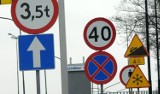 Dwa nowe znaki drogowe w Polsce! Warto je poznać [D-51a i D51b]