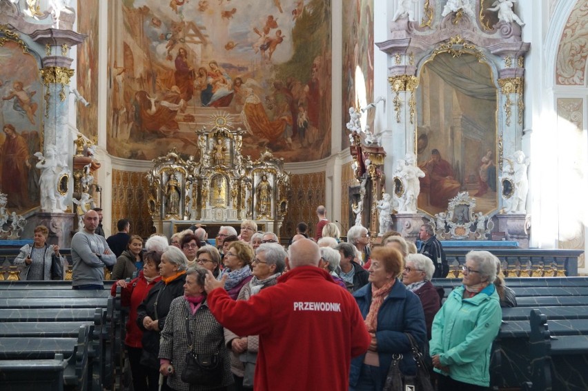 Stowarzyszenie „Boguszowska Szóstka” zorganizowało wycieczkę dla stu osób do Krzeszowa