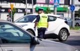 Policja apeluje o obowiązkowe wyposażenie auta. Trójkąt i gaśnica - to powinno być w każdym samochodzie 