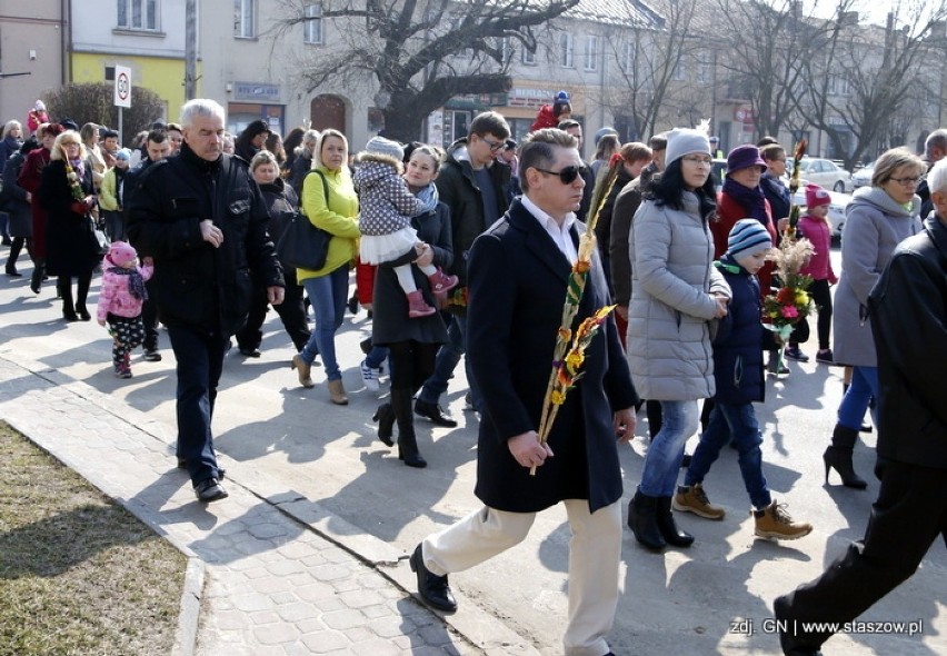 Z powodu pandemii koronawirusa w Staszowie odwołano...