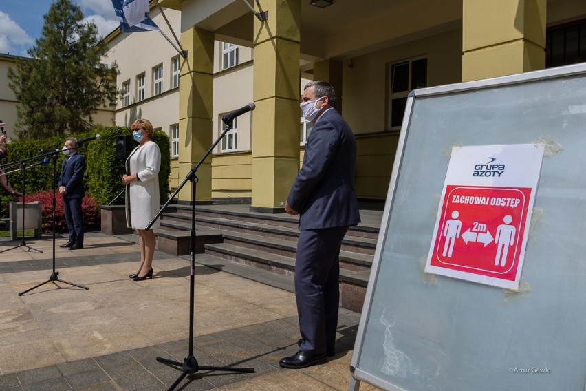 Tarnów. Zastrzyk gotówki z Grupy Azoty dla brzeskiego szpitala na walkę z koronawirusem [ZDJĘCIA]